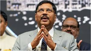 Supreme Court Cji Br Gavai Man Tries To Throw Object During Proceedings News And Updates - Amar Ujala Hindi News Live - Sc:चीफ जस्टिस गवई पर जूता उछालने की कोशिश करने वाला